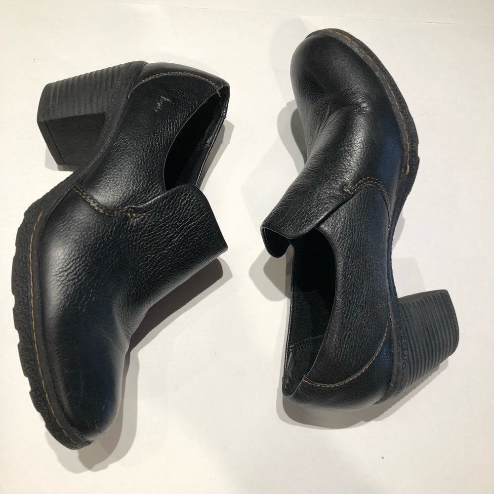 Boc size 8 black leather booties 2.5” heel